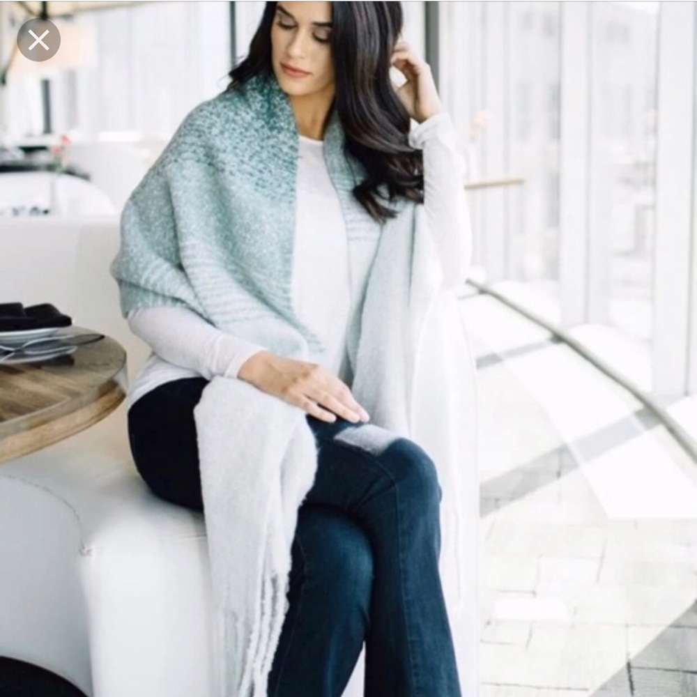 Mer Sea & Co Cozy Wrap NEW sea foam green ombré